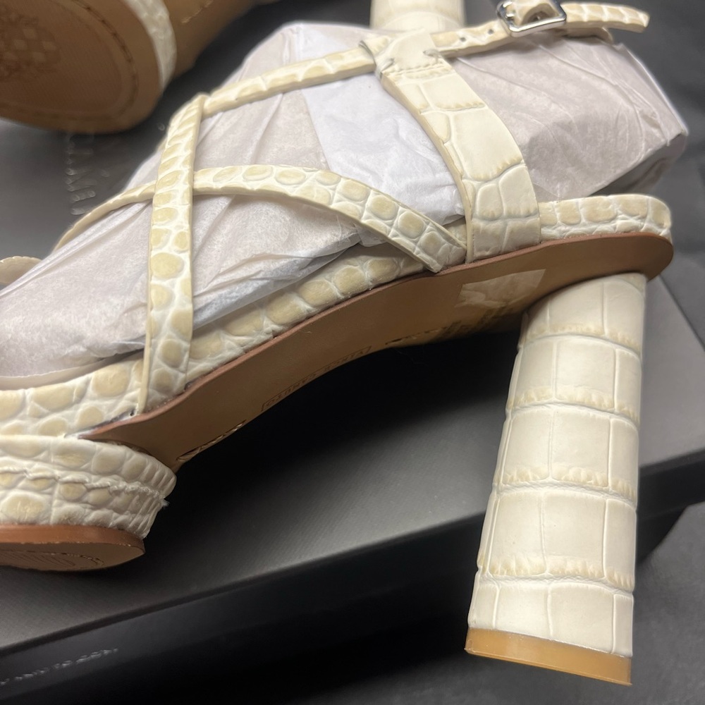 Vince Camuto - Size 6.5 - Brand new in box - Picture 9 of 14